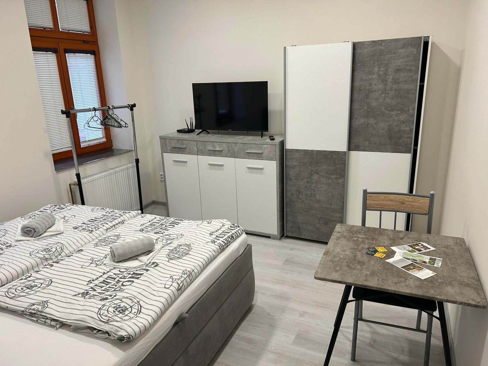 Apartmany Zizkova เชสกาลีปา ภายนอก รูปภาพ